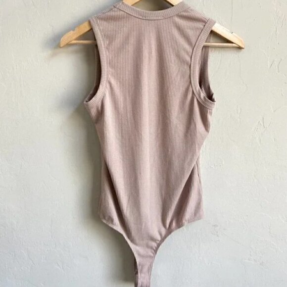 Drew Bodysuit XS NWT Sleeveless V-Neck Ribbed Cuban Sand Neutral Minimalist - Picture 8 of 10